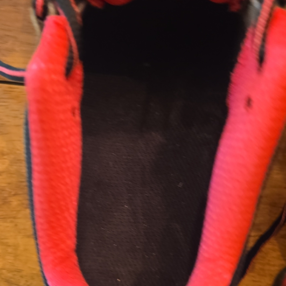 Nike Women's Gray and Pink Shox Athletic Sneakers - Picture 15 of 16